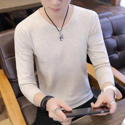 Tanak jesenski pulover za muškarce sa špic izrezom