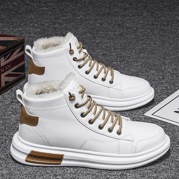 Öko-nahast pehme voodri ja paeltega talvejalatsid