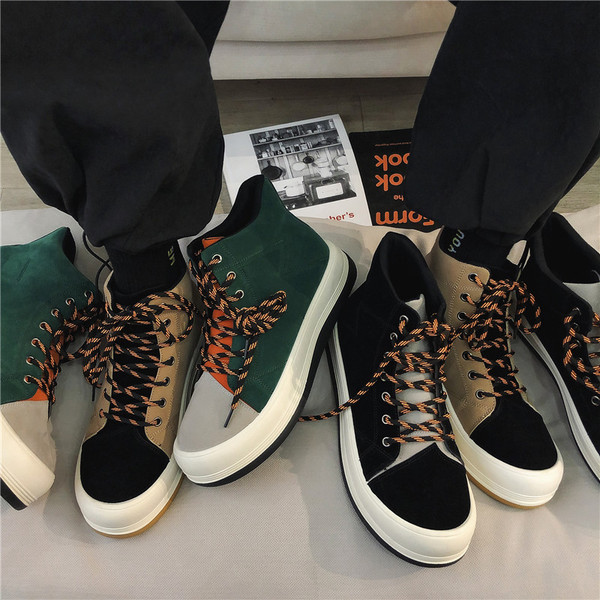 Lapos talpú, fűzős férfi cipő új modellje