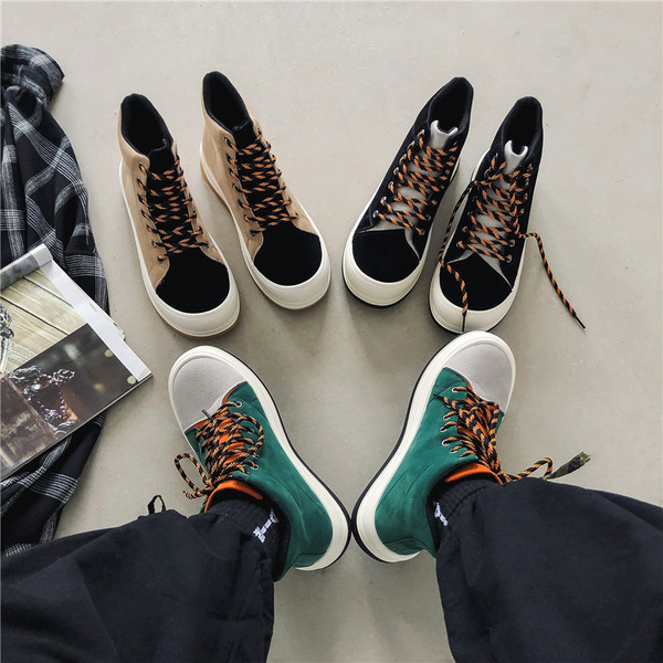 Lapos talpú, fűzős férfi cipő új modellje