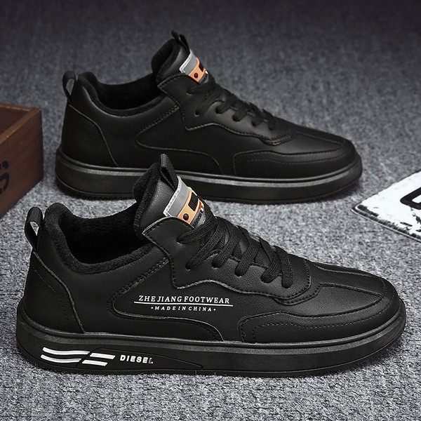 Öko bőrből készült, puha bélésű férfi cipő új modellje - két modell