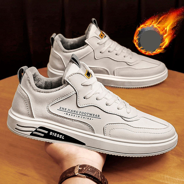 Öko bőrből készült, puha bélésű férfi cipő új modellje - két modell