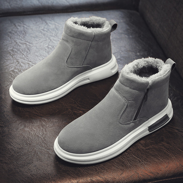 Novi model muških cipela sa ravnim đonom i mekom postavom