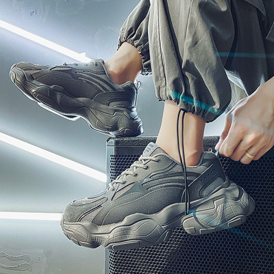 Νέο μοντέλο αθλητικά παπούτσια με τραχιά σόλα και επένδυση