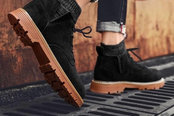 Eko bőrből készült stílusos férfi cipő meleg béléssel