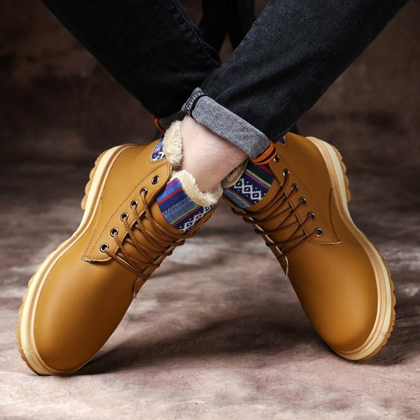 Férfi bőrcsizma meleg béléssel - két modell