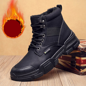 Férfi téli cipő durva talppal és fűzővel