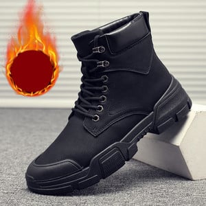 Férfi téli cipő durva talppal és fűzővel