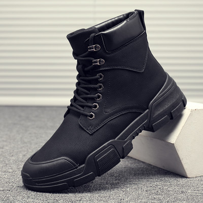 Férfi téli cipő durva talppal és fűzővel