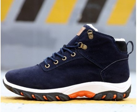 Meleg férfi, téli cipő fűzővel és béléssel