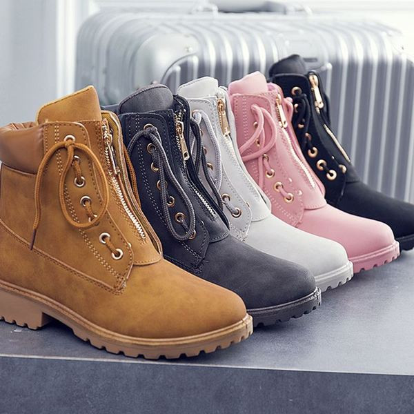 Férfi téli csizma lapos talppal, fűzővel és cipzárral