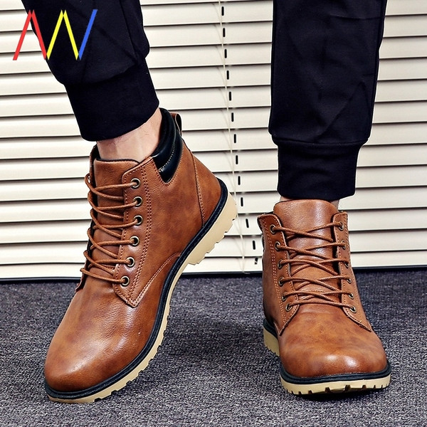 Χειμερινές ανδρικές μπότες από οικολογικό δέρμα με επίπεδη σόλα και κορδόνια