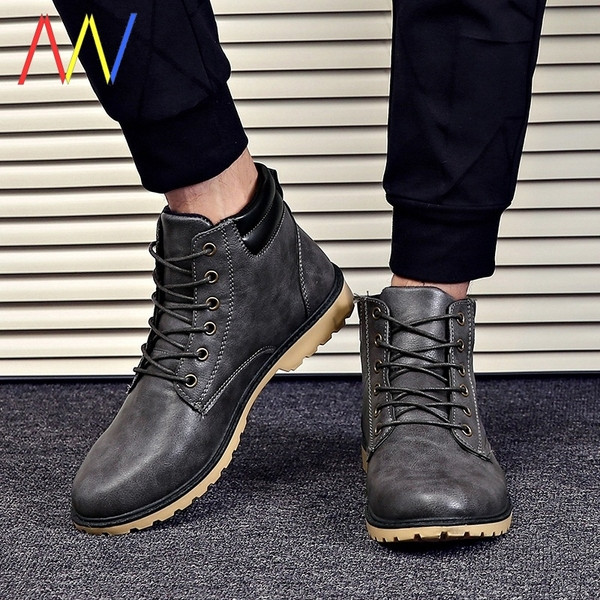 Χειμερινές ανδρικές μπότες από οικολογικό δέρμα με επίπεδη σόλα και κορδόνια