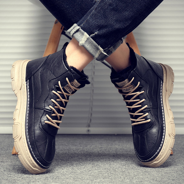 Férfi bőrcipő fűzővel és magas talppal