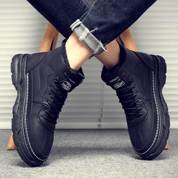 Férfi bőrcipő fűzővel és magas talppal