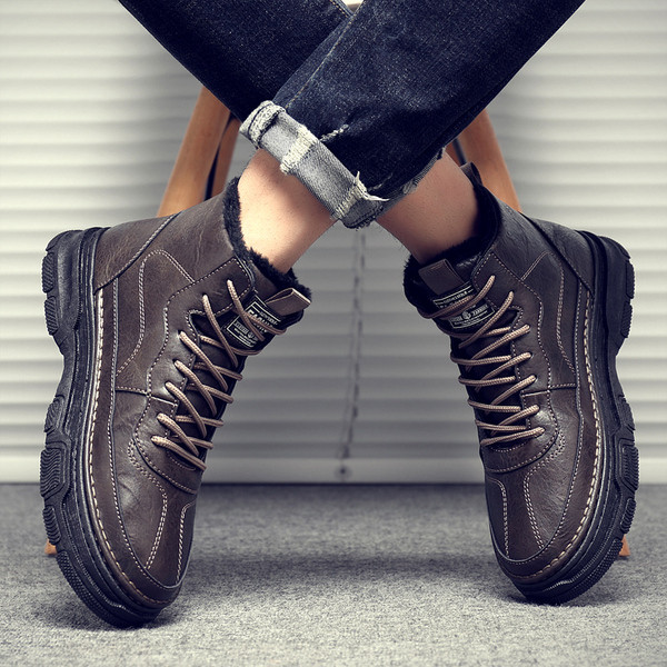 Férfi bőrcipő fűzővel és magas talppal