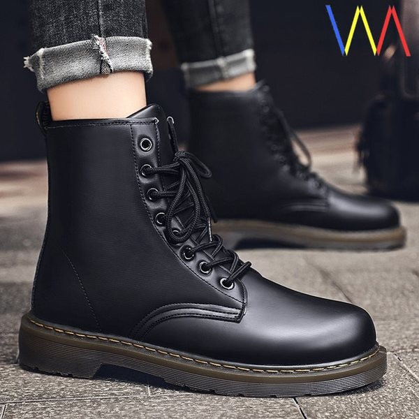 Öko bőrből készült tiszta férfi csizma fekete fűzővel