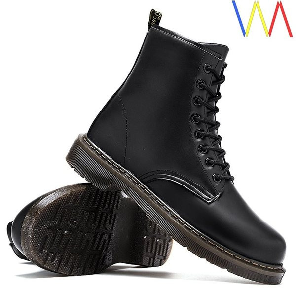 Öko bőrből készült tiszta férfi csizma fekete fűzővel