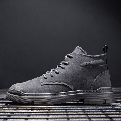 Ανδρικές χειμερινές μπότες με επίπεδη σόλα και κορδόνια