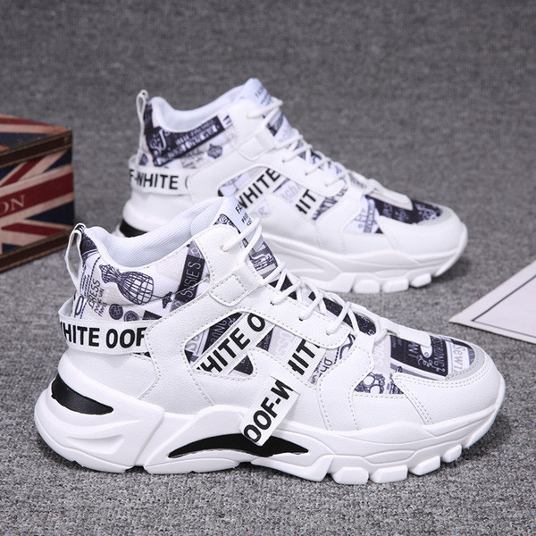 Új férfi cipőmodell télire alkalmas feliratokkal