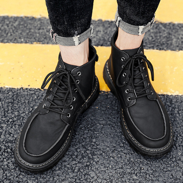 Öko bőrből készült férfi téli csizma fűzővel, lapos talppal