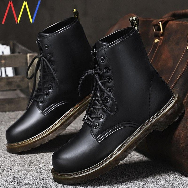 Öko bőrből készült férfi téli csizma fekete fűzővel