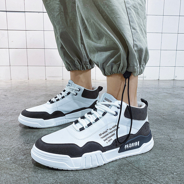 Alkalmi férfi tornacipő lapos talppal, három színben