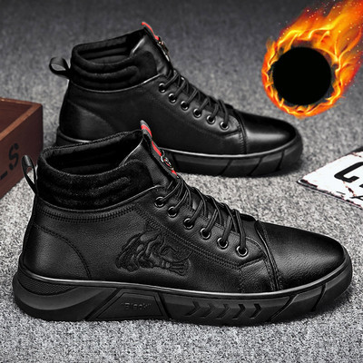 Lapos talpú, fekete színű férfi bőrcsizma új modellje