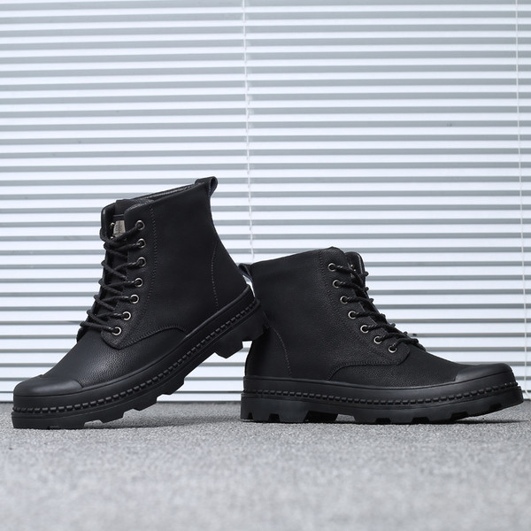 Νέο μοντέλο ανδρικές μποτές με κορδόνια σε μαύρο χρώμα