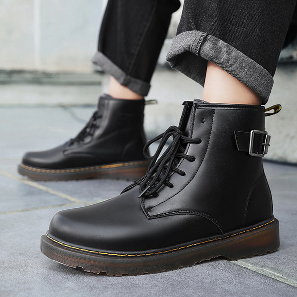 Férfi fűzős bőrcsizma - fekete színben