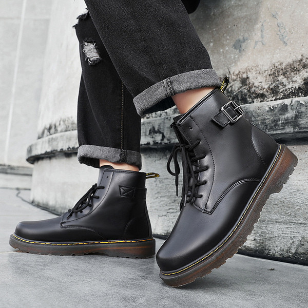 Férfi fűzős bőrcsizma - fekete színben