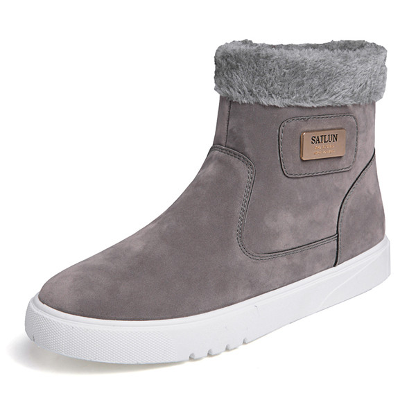 Öko velúrból készült téli férfi csizma új modellje, cipzárral