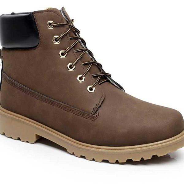 Lapos talpú és fűzős férfi csizma új modellje