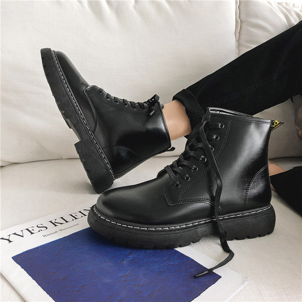 Öko bőrből készült férfi alkalmi csizma fekete fűzővel