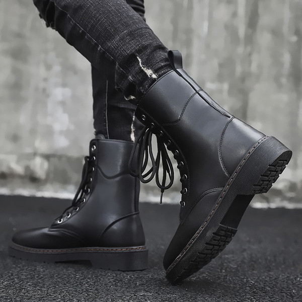 Fekete fűzős férfi műbőr csizma új modellje