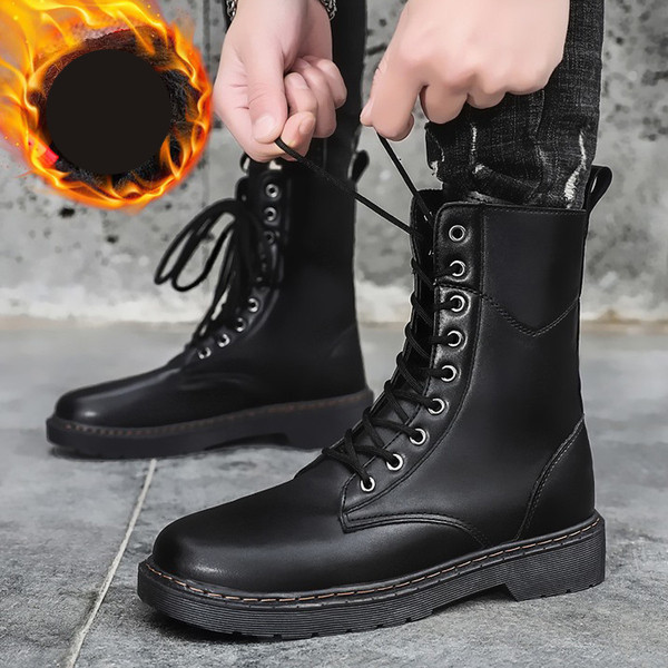 Fekete fűzős férfi műbőr csizma új modellje