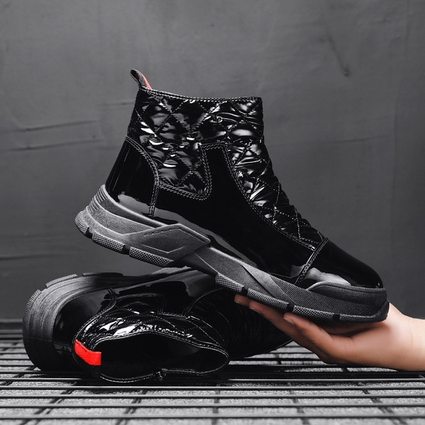 Ανδρικά χειμερινά παπούτσιαλουστρίν σε μαύρο χρώμα