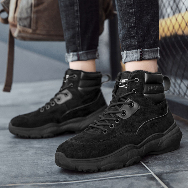 Öko-nahast ja ökoseemisnahast paeltega meeste saapad