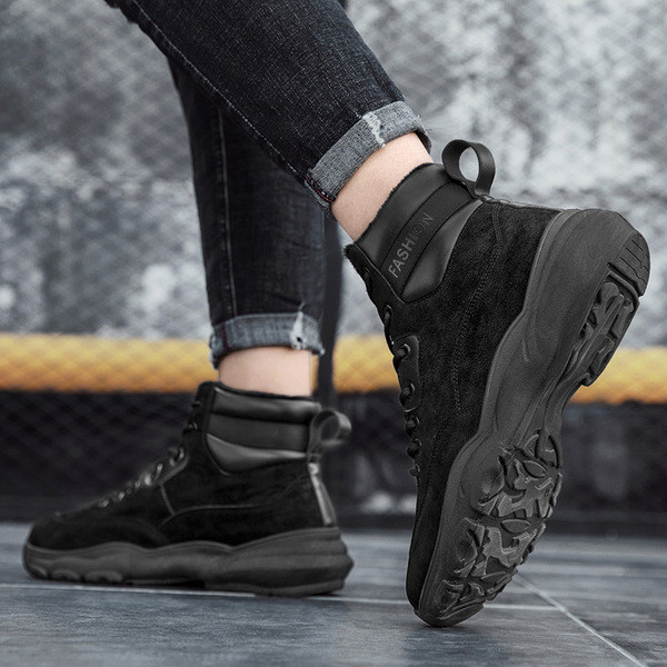 Öko-nahast ja ökoseemisnahast paeltega meeste saapad