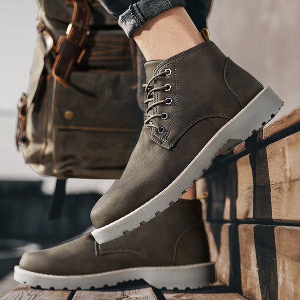 Öko-nahast vabaajapaeltega meeste saapad