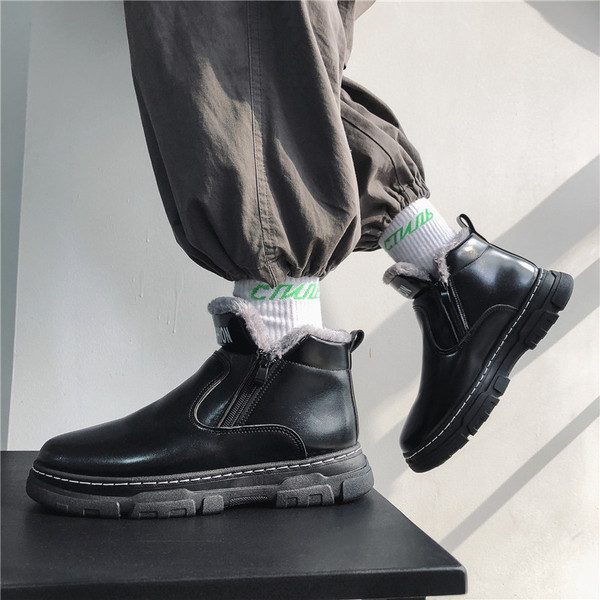 Alkalmi férfi csizma meleg béléssel és felirattal