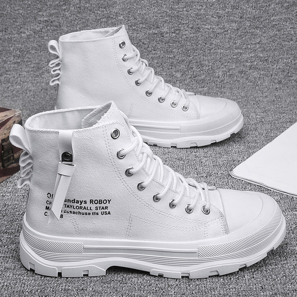 Feliratos férfi sportcipő új modellje