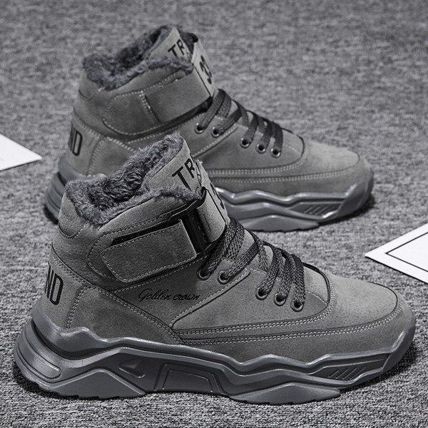 Novi model muških čizama sa mekom postavom i vezicama