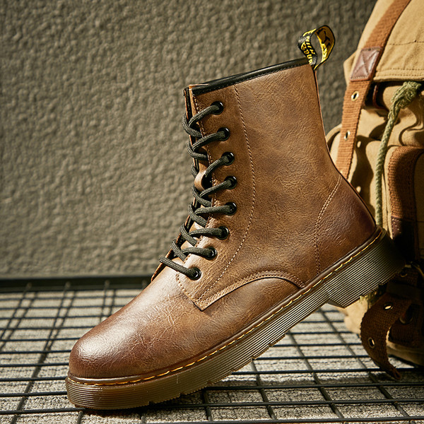 Μοντέρνες ανδρικές μπότες τύπου αρβίλας από οικολογικό δέρμα με κορδόνια