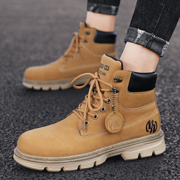 Öko-nahast valmistatud vabaaja meeste saapad paelte ja kareda tallaga