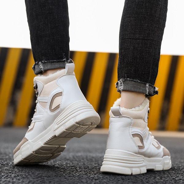 Moodsad meeste saapad sooja voodri ja paeltega valge ja musta värviga