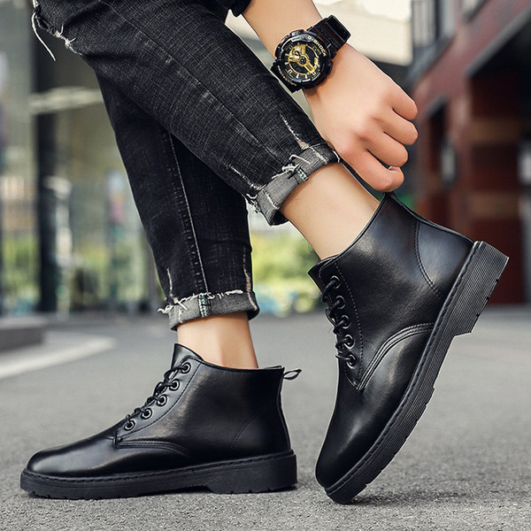 Musta värvi paeltega vabaaja meeste nahksaapad