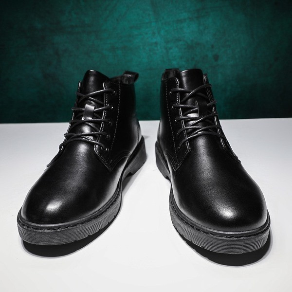 Stiilsed musta värvi ökonahast meeste saapad