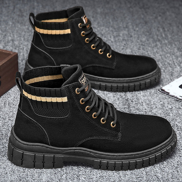 Ανδρικές χειμερινές μπότες με επίπεδη σόλα και κορδόνια