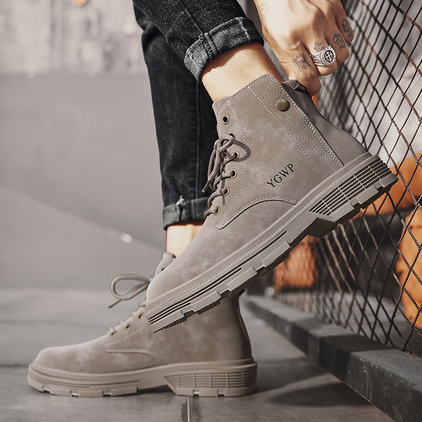 Meeste ökonahast paeltega saapad